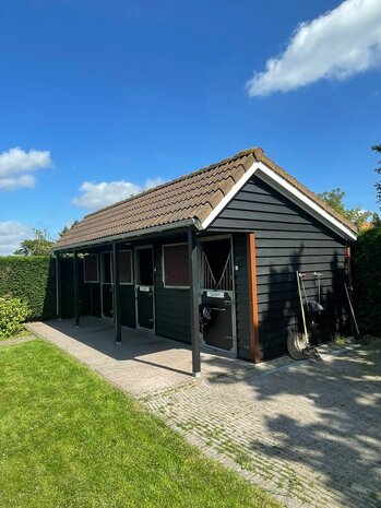 Paardenstal renovatie te Aalsmeer met 25/500 profiel